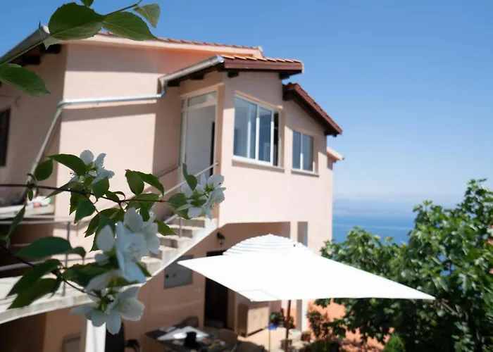 Cvita - Cozy Apartment With An Amazing View